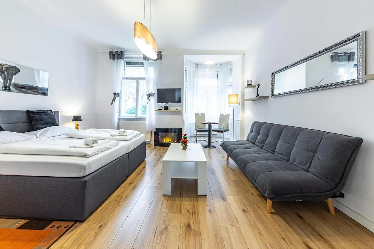 Christiano Apartments - Villa Schoenbrunn Vienna