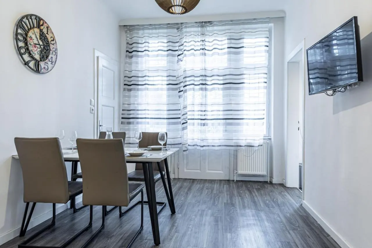 Christiano Apartments - Villa Schoenbrunn Vienna
