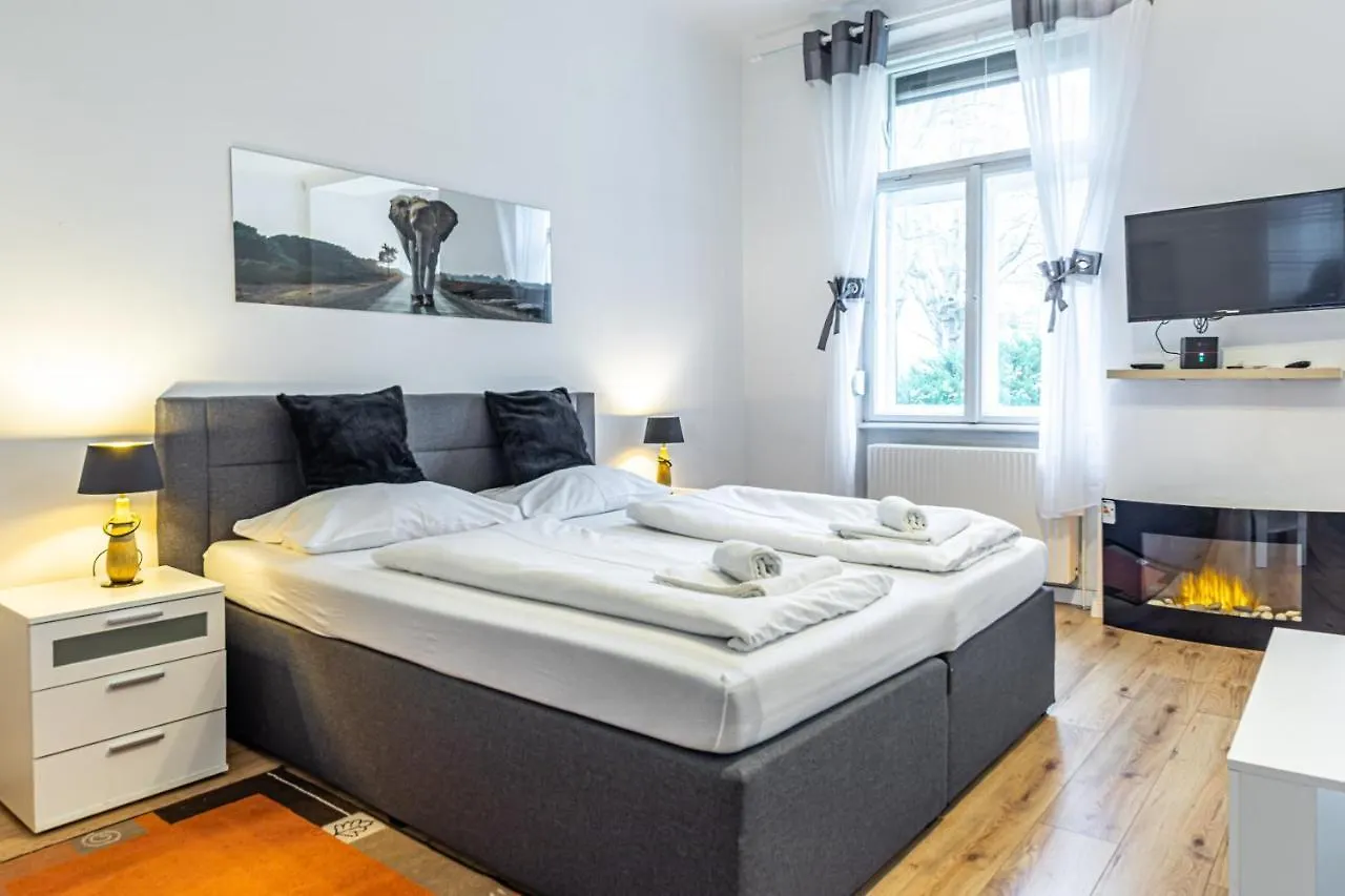 Christiano Apartments - Villa Schoenbrunn Vienna