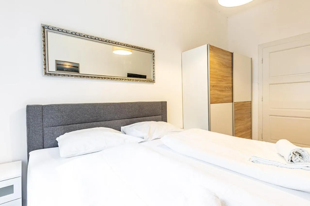 Christiano Apartments - Villa Schoenbrunn Vienna