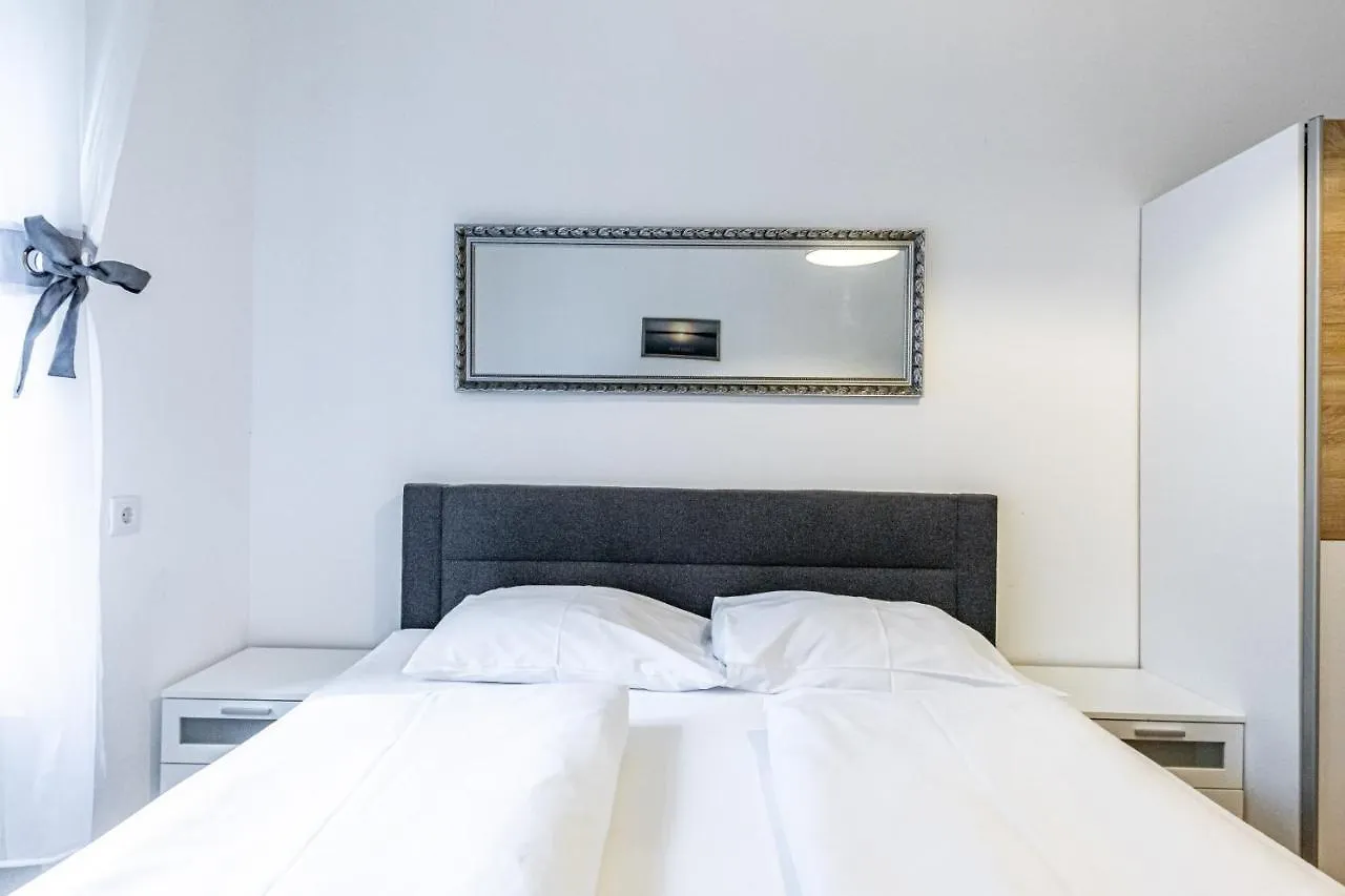 Christiano Apartments - Villa Schoenbrunn Vienna