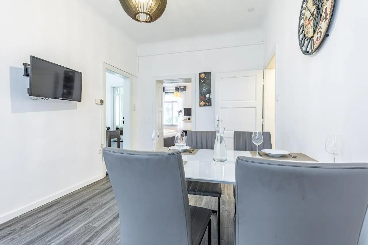 Christiano Apartments - Villa Schoenbrunn Vienna